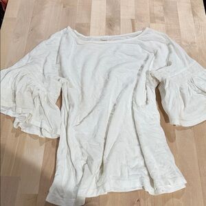 14th & Union Cream Ruffle Sleeve Blouse